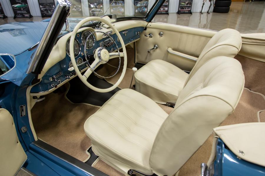 Интерьер Mercedes-Benz 190 SL (Bm.121.042) 1962 года  (фото 73 из 175)